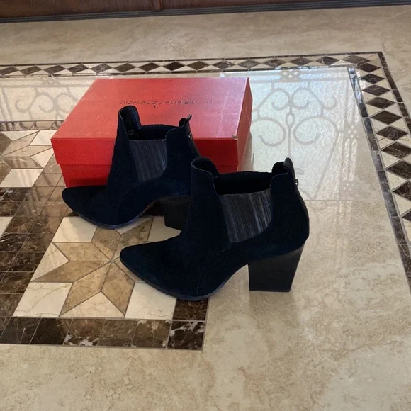 Excellent perfect condition. Smoke and pet free home. Gorgeous on. - Picture 7 of 7